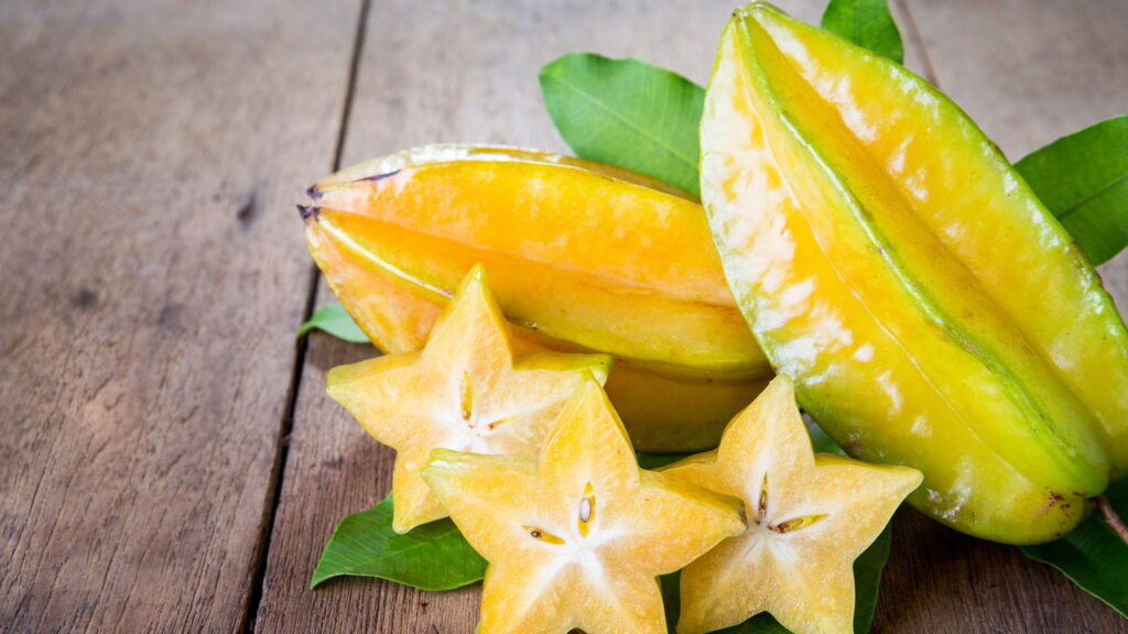 Fruta que encantam jardins e hortas é muito valorizada nos quintais