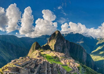 A cidade mais espiritual da América do Sul respira história viva