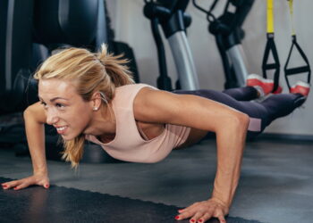 Os 3 melhores exercícios para fortalecer braços sem equipamentos