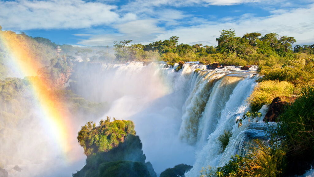 Bate e volta natural: destinos para comer bem e aproveitar a natureza sem gastar muito!