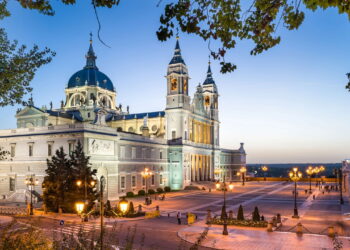 Cidade com atmosfera acolhedora e energia contagiante encanta os visitantes