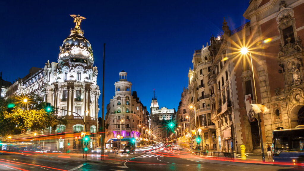 Cidade com atmosfera acolhedora e energia contagiante encanta os visitantes