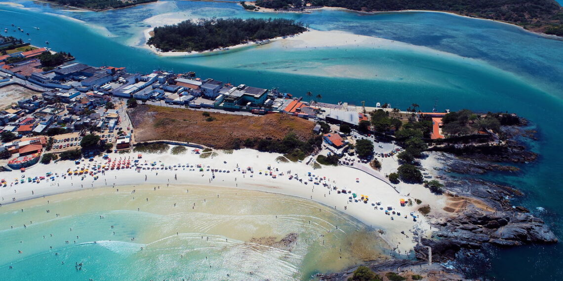 Areia nos pés e agito urbano é o charme das praias perto da cidade