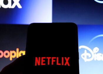 O filme que explodiu nas premiações e provoca polêmica chega ao streaming!