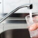 O método mais simples e barato para remover calcário do banheiro