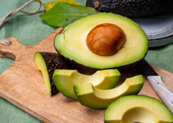 Como cultivar abacate em casa de forma simples e sem segredo