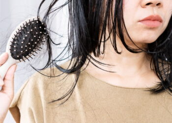 Esse truque caseiro para cabelo oleoso está viralizando entre mulheres