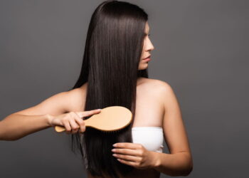 Cabelo forte e saudável começa no prato com nutrição e cuidados diários