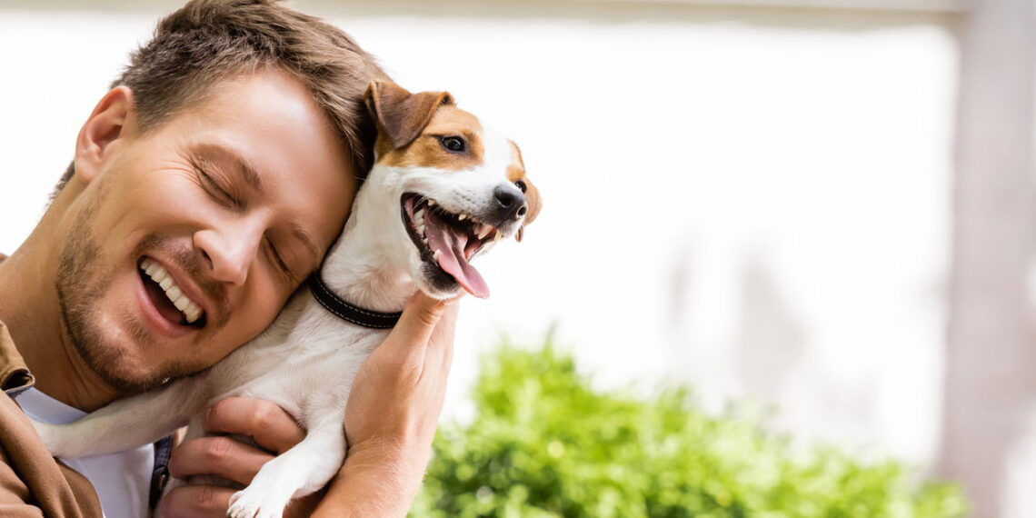 O que significa falar com animais de estimação como se fossem humanos, segundo a psicologia
