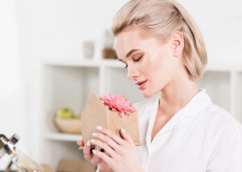 Nem difusor, nem spray: a solução natural que perfuma a casa o dia todo