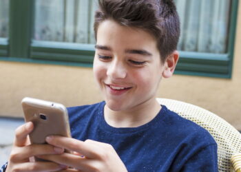 Passar muito tempo online pode prejudicar a criatividade, segundo especialistas