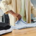 A dica simples para dobrar roupas e ganhar mais espaço no armário
