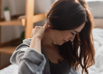 2 exercícios simples que aliviam dores nas costas e melhoram a postura