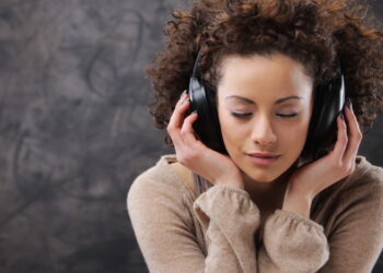 Ouvir música clássica melhora a concentração, segundo neurocientistas