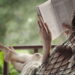O melhor jeito de montar um cantinho de leitura acolhedor em casa