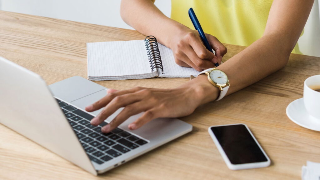 As 3 marcas de notebooks mais duráveis e boas de investir segundo a IA !