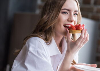Nem leite condensado, nem creme de leite: esse ingrediente inusitado deixa o doce mais leve