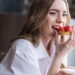 Nem leite condensado, nem creme de leite: esse ingrediente inusitado deixa o doce mais leve