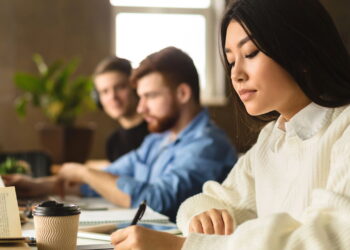 8 coisas que só pessoas com mentes brilhantes acham cansativo segundo a psicologia