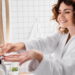 A tendência no skincare que ativa colágeno e combate rugas naturalmente