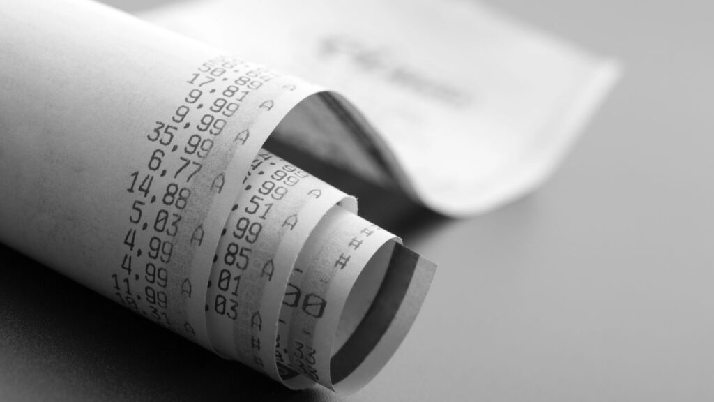 Controle de gastos facilitado com análise de hábitos de consumo no talão