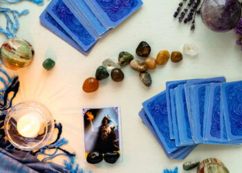 Os 3 signos que menos se casam segundo o tarô e suas cartas simbólicas