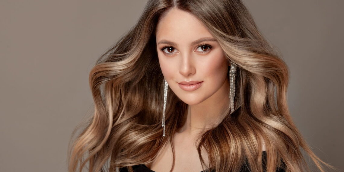 Seu cabelo pode brilhar muito mais e você nem imagina como é fácil
