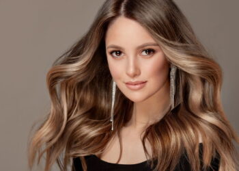 Seu cabelo pode brilhar muito mais e você nem imagina como é fácil