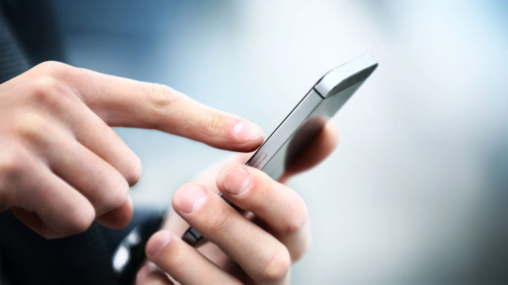 Nem carregador novo, nem bateria externa: truque para o celular durar mais