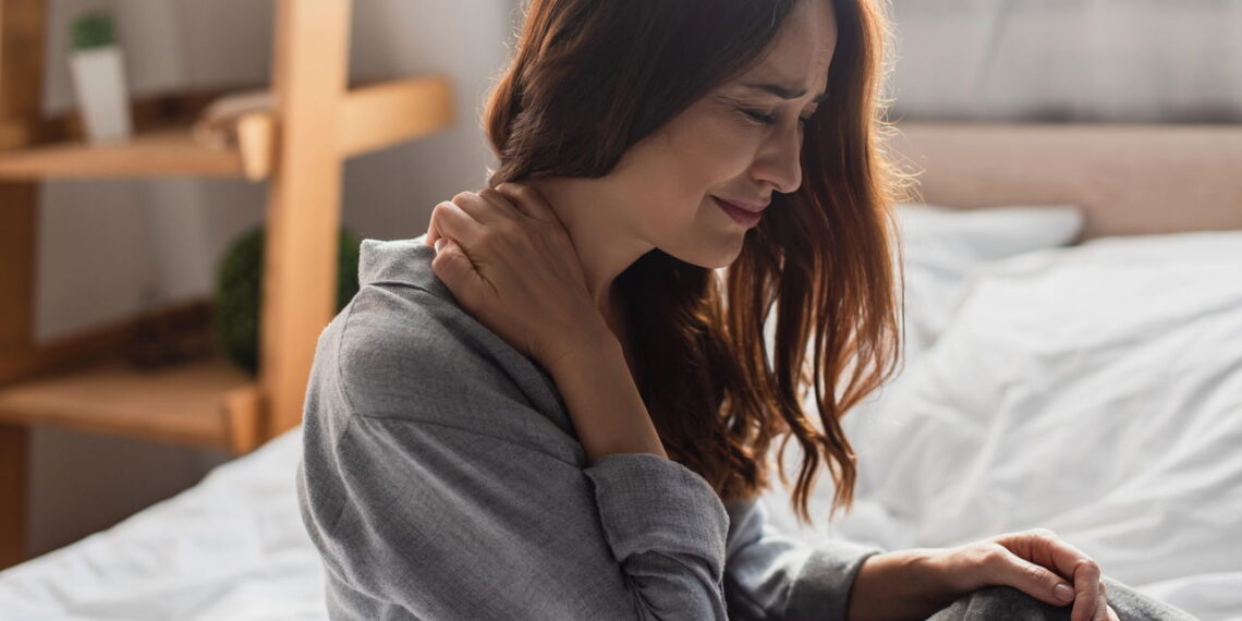 3 exercícios para aliviar dores no pescoço e melhorar a mobilidade