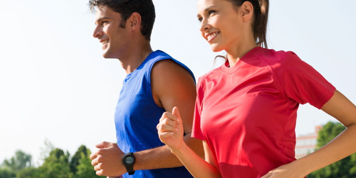 Exercícios para treinar as coxas e glúteos em casa