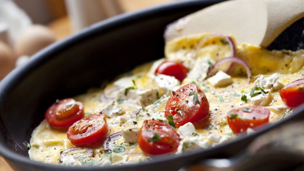 O segredo do omelete de micro ondas fofinho sem óleo com preparo rápido