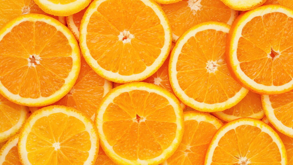 Quais são as propriedades curativas do aipo, da laranja e da água chia em jejum