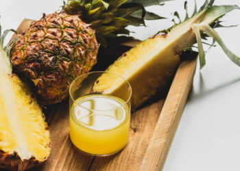 Frutas tropicais que crescem em vasos e dão resultado rápido