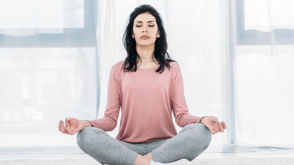 O ritual recomendado por terapeutas que reduz ansiedade em mulheres