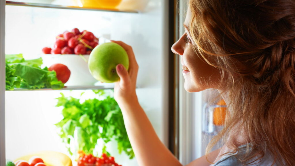 Como evitar os picos de fome no dia a dia segundo nutricionistas