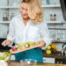 Dicas para criar saladas versáteis que nutrem e satisfazem segundo nutricionistas