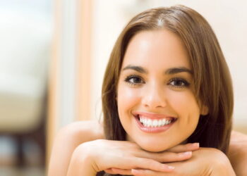 Receitas fáceis com ingredientes do dia a dia para cuidar de dentes e gengivas