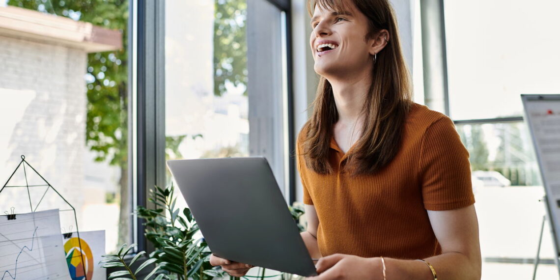 Plantas que dão cor e vida a espaços de trabalho em casa
