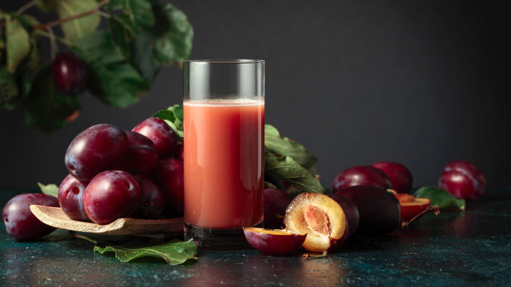3 sucos naturais que fortalecem os ossos com cálcio, vitamina D e sabor