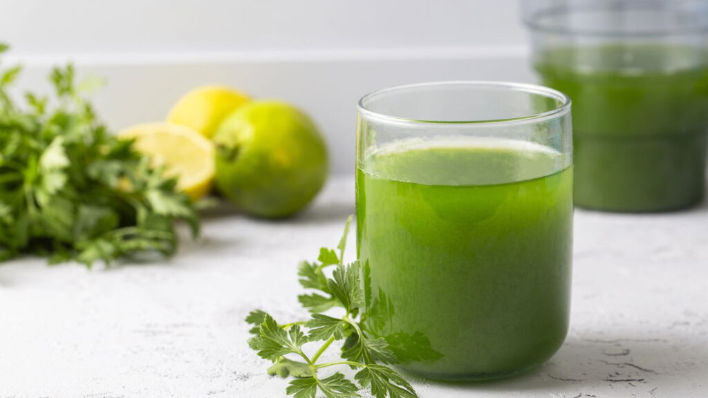 Receitas caseiras naturais que ajudam a desintoxicar o corpo