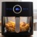 A airfryer de vidro chega com tudo; entre ela e a comum, veja qual vale mais a pena