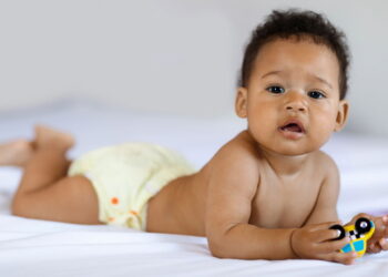 Três nomes curtos de bebê ganham espaço e viram tendência nos próximos anos