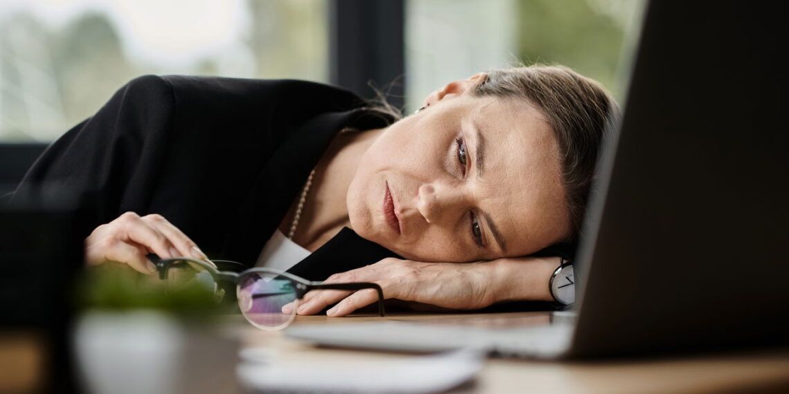 Estrategias para combater o burnout através de conexões sociais segundo a psicologia