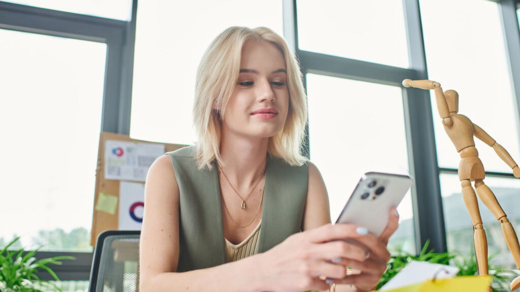 O excesso de notificações no celular afeta a concentração, segundo psicólogos