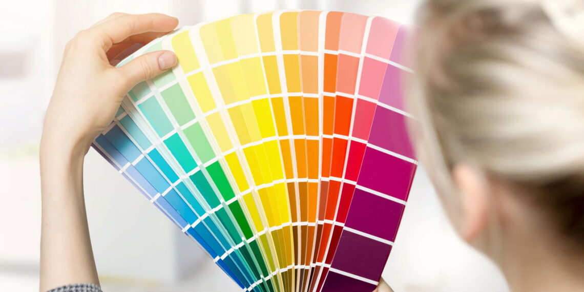 As cores que ampliam quartos pequenos e deixam o ambiente aconchegante