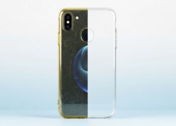 Como limpar a capa transparente do telefone e remover o amarelado com produtos caseiros