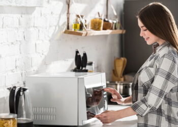 O jeito mais saudável e rápido de cozinhar legumes no micro-ondas