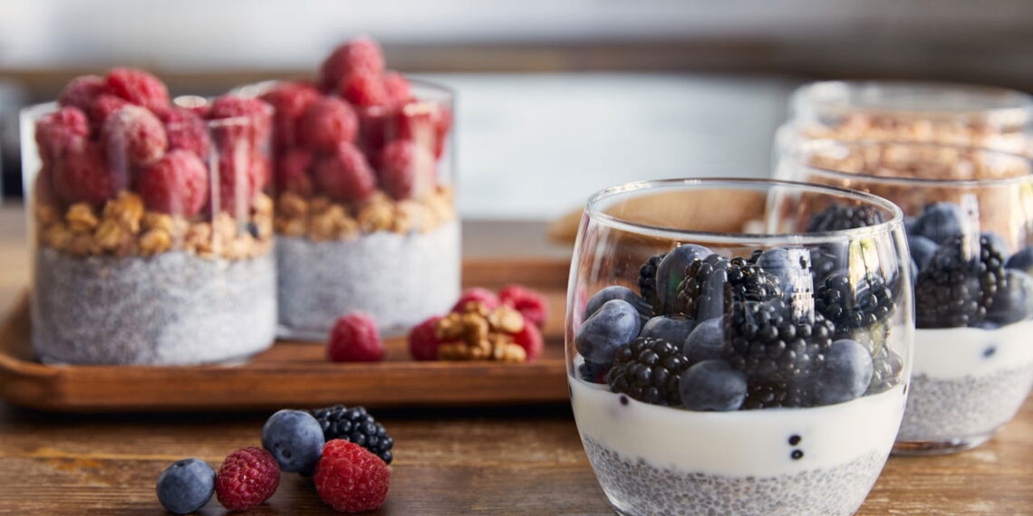 Receitas de mousses de frutas para sobremesas leves e saudáveis