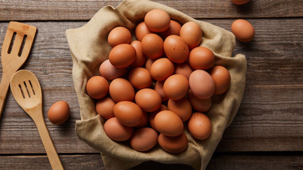 Os alimentos ricos em biotina que previnem queda de cabelo e unhas fracas
